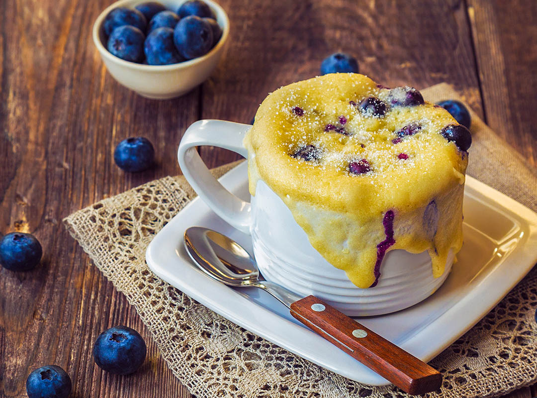Oat Muffin with Blueberries and Banana Custard