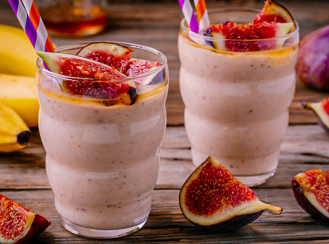 Almond Walnut Fig and Strawberry Custard Smoothie