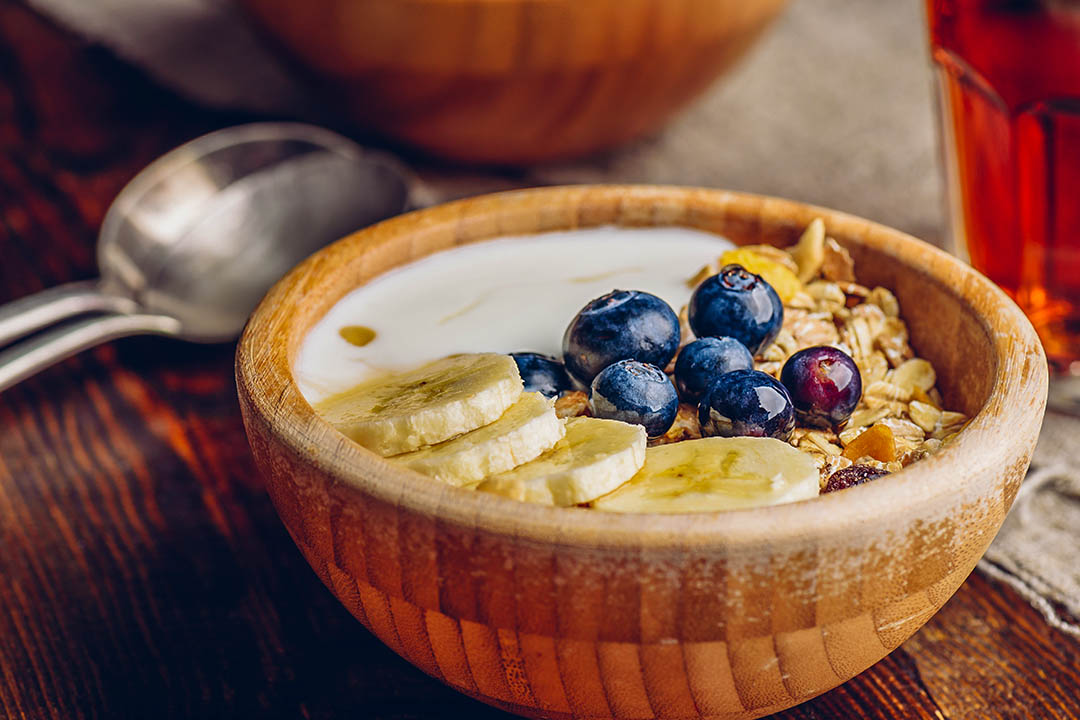 Picture of a bowl of Granola with Banana and Blueberry.