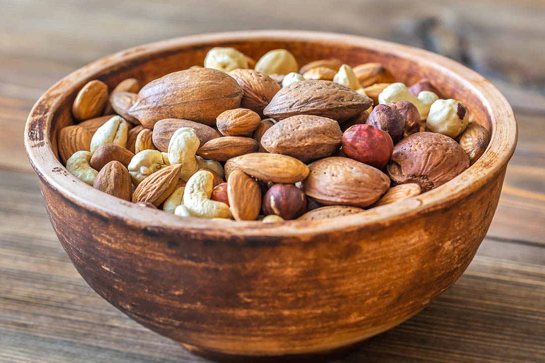 Picture of a bowl of nuts