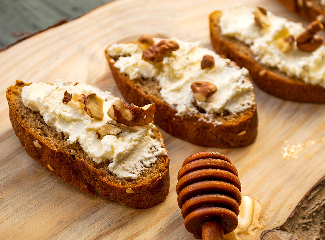 Wholegrain Toast with Hazelnut, Date and Apple Custard Spread